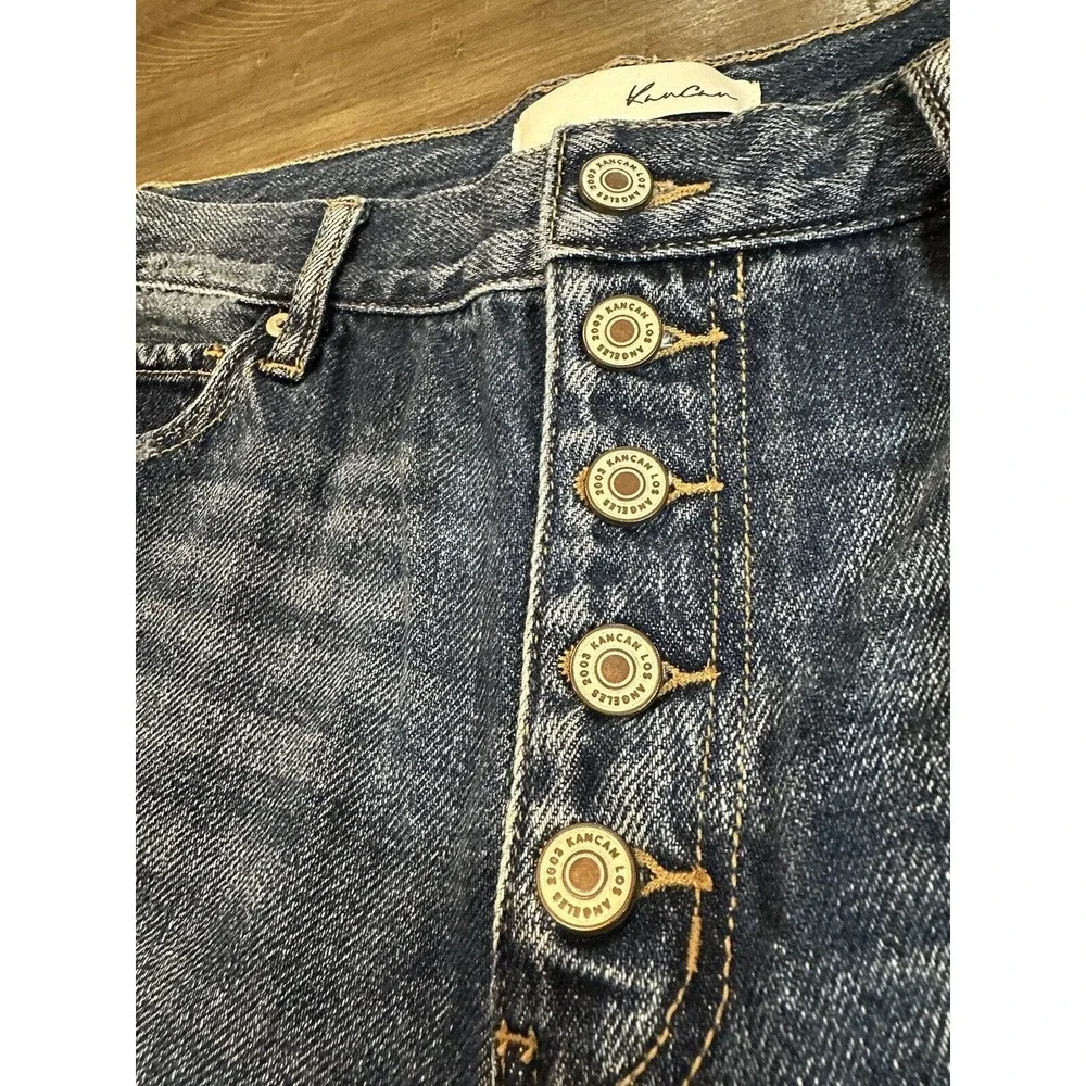 NWT KANCAN Ivy High Rise Button Fly Mom Jean Shorts Distressed Frayed Size 11/29